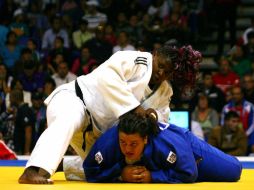 Zambotti (azul) le da un bronce al país en Judo  /