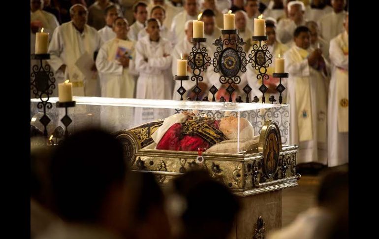 En la imagen la misa en el Santuario de los Mártires con la presencia de las reliquias de Juan Pablo II.  /