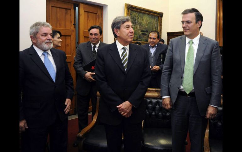 El jefe de gobierno del DF, Marcelo Ebrard, dijo que las Fuerzas Armadas no deben ser una política para luchar contra el narco. EFE  /