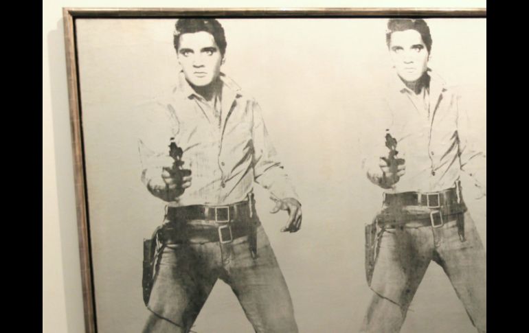 En la imagen, una impresión de Elvis Presley realizada por Andy Warhol. AP  /