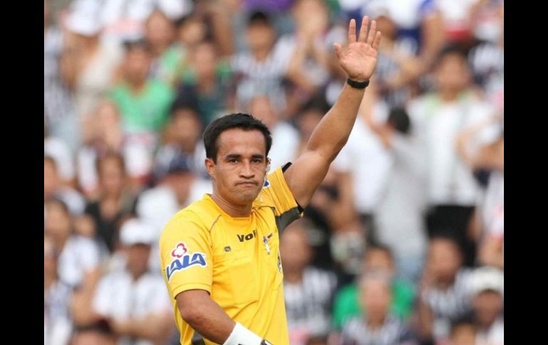 Jorge Isaac Rojas arbitro central, durante el partido de Monterrey-Cruz Azul del Apertura 2011. MEXSPORT  /