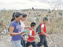 La Secretaría de Educación Jalisco entrega 350 pesos mensuales durante 10 meses a estudiantes en pobreza.  /