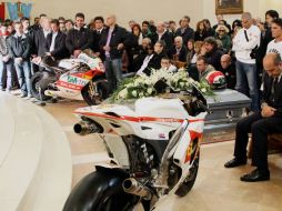 El pasado jueves se celebró el funeral del motociclista en la Iglesia de Santa María de la Asunción de Coriano. AP  /