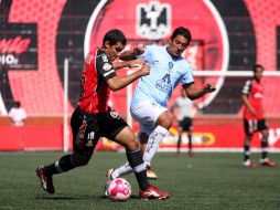 Jose Sand de Tijuana y Alfredo Moreno de San Luis, durante juego de la semana16 del Apertura 2011. MEXSPORT  /