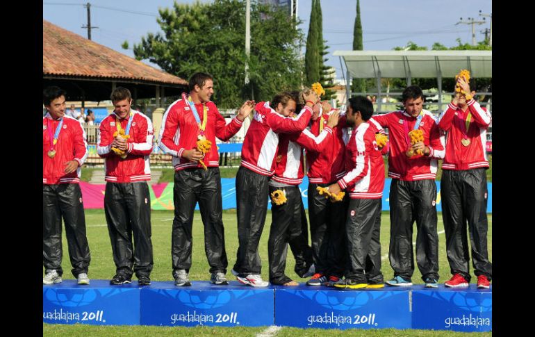 Con su oro obtenido hoy en el Rugby-7, Canadá le arrebató la victoria al favorito Argentina. EFE  /