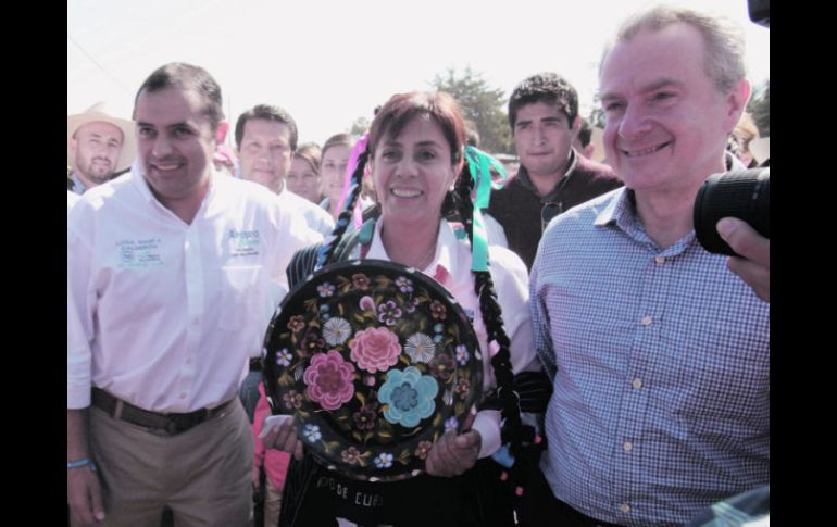 Ernesto Cordero (izquierda) y Santiago Creel, durante un mitin con Luisa María Calderón celebrado en Pátzcuaro. EL UNIVERSAL  /