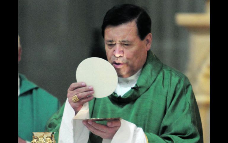 El arzobispo primado de México, durante la homilía de ayer en la Catedral Metropolitana. NTX  /