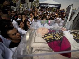 Las reliquias del beato recorren todo el país, aquí se les ve en su llegada a Guadalajara. ARCHIVO  /