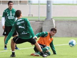 Santos recuperó a su goleador, Oribe Peralta, luego de participar con la Selección Mexicana durante los Panamerianos.  /