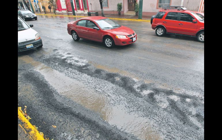 El paso de ''Jova'' dejó afectaciones en la zona metropolitana con alrededor de 62 mil baches, sólo en el municipio de Guadalajara.  /