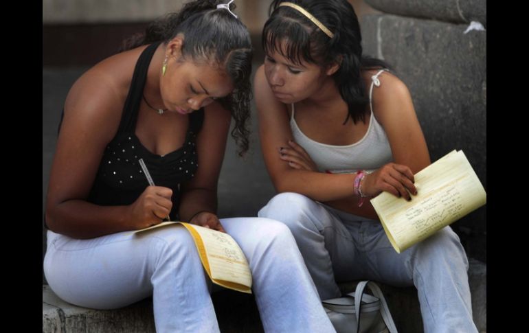 El índice de desempleo juvenil alcanza el 14.4%, debido a las crisis económicas en Latinoamérica. ARCHIVO  /