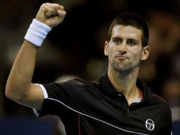 El tenista serbio Novak Djokovic, trabajó de más para vencer a su rival, aún así logró conseguir su objetivo. REUTERS  /