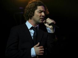 Bisbal entregó lo más destacado de su repertorio a un público que le aplaudió durante todo el concierto. EFE  /