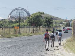 Acceso hacia el Cerro del Tesoro a partir de la Avenida Colón.  /