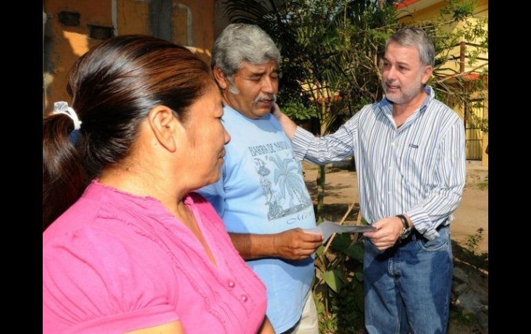 El Gobernador, Emilio González, expresó su admiración hacia los militares por su labor. ESPECIAL  /