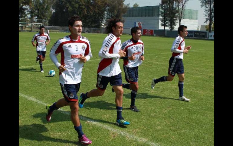 Entrenamiento de hoy de jugadores de Chivas.  /