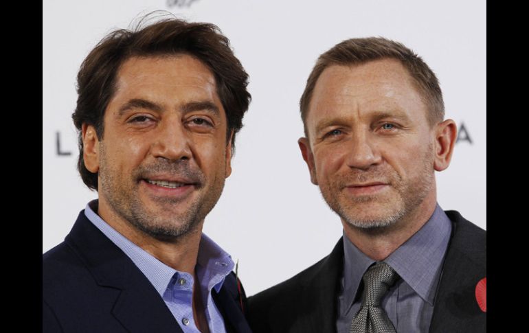 Javier Bardem junto a Daniel Craig, quien interpreta al 007. REUTERS  /