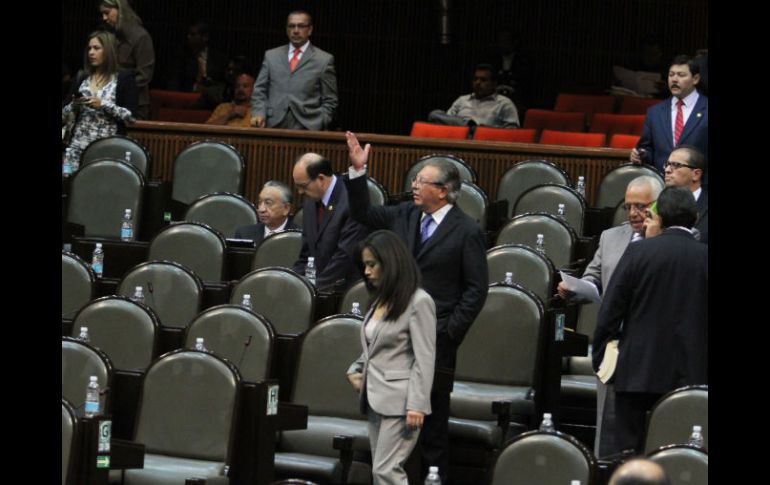 Diputados durante la sesión de hoy, en la que terminaron de revisar la Reforma Política. NTX  /