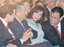 Peña Nieto, Beltrones, María Cristina Díaz y Moreira, en el Sexto Informe de Gobierno del mandatario de Coahuila, Jorge Torres. NTX  /