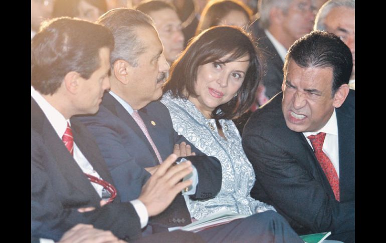 Peña Nieto, Beltrones, María Cristina Díaz y Moreira, en el Sexto Informe de Gobierno del mandatario de Coahuila, Jorge Torres. NTX  /