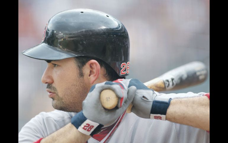 Adrián González se consolidó en las Grandes Ligas como un pelotero estelar con los Medias Rojas de Boston. GETTY IMAGES SPORT  /