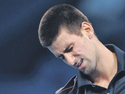 El tenista serbio Novak Djokovic cayó en tres sets ante el japonés Kei Nishikori. REUTERS  /