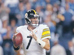 Ben Roethlisberger lanzó para un pase de anotación en el último partido que enfrentó a los Cuervos. AP  /