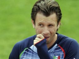 Antonio Cassano se está recuperando de una operación de corazón y sus compañeros lo ''echan de menos''. EFE  /