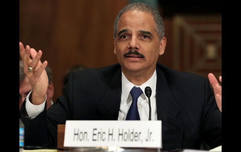 El procurador general de EU, Eric Holder, aceptó que su país está perdiendo la batalla frente al tráfico de armas en México.  /