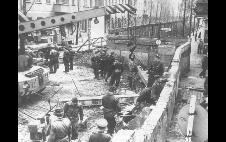 En un día como hoy, de 1989, es derribado el Muro de Berlín, poniendo fin a toda una época histórica. ARCHIVO  /