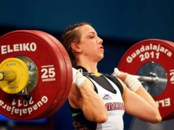 La mexicana Cinthya Domínguez levantó dos kilos menos que en Panamericanos donde obtuvo medalla de plata. MEXSPORT  /