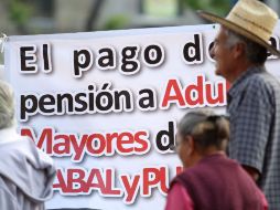 La iniciativa establece otorgar una pensión a adultos mayores de 70 años.  /