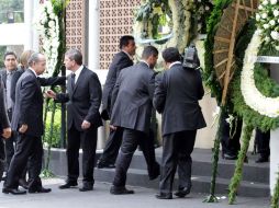 El Presidente Felipe Calderón y su esposa Margarita Zavala, en la agencia funeraria de Félix Cuevas. NTX  /