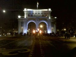 Los organizadores esperan que conforme pase la noche se incorpore más gente en los Arcos Vallarta.  /