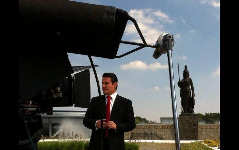 El alcalde tapatío acudió a la Glorieta Minerva para ser grabado con motivo de la realización de un spot.  /