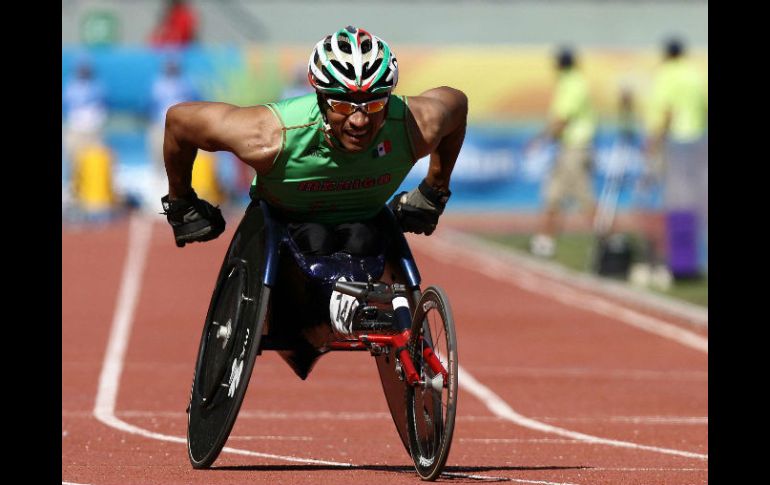 Con un tiempo de 11:53:74 minutos, Gordián Martínez superó a sus compatriotas en la competencia sobre silla de ruedas. MEXSPORT  /