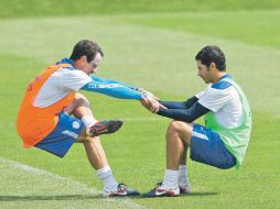 Gerardo Torrado (izq.) e Israel Castro durante una sesión de entrenamiento. MEXSPORT  /