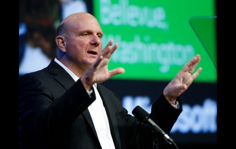 El jefe de Microsoft, Steve Ballmer, destacó hoy que a través de los años, Windows se ha adaptado. AP  /