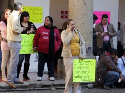 Los trabajadores sindicalizados permanecen sin laborar por no haber recibido el dinero que les deben.  /