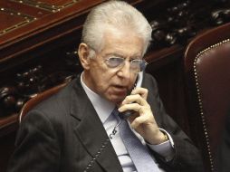 Monti anunció que la próxima semana viajará a Bruselas, donde se entrevistará con el presidente francés Nicolas Sarkozy. EFE  /