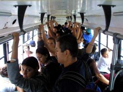 Todos, si no la mayoría, tienen una historia qué contar a bordo de una unidad del transporte público.  /