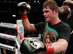 'Canelo' mostró lo que ha entrenado en estos meses que se ha preparado para lo que será su tercera defensa del cinturón verde. ARCHIVO  /