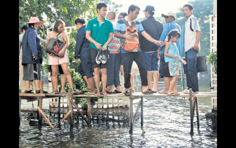 Las inundaciones en Tailandia dejan casi 600 muertos. EFE  /