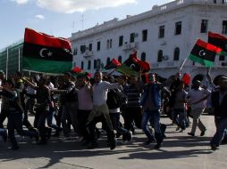 Libios celebran el arresto del hijo de Muammar Gaddafi, en Tripoli, Libia. EFE  /