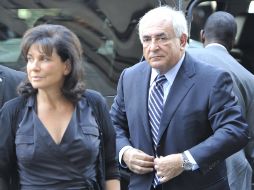 Anne Sinclair y Dominique Strauss-Kahn no aceptan que su privacidad haya sido explotada por razones puramente comerciales. AFP  /