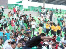 Las personas que acudierona al estadio el dia del altercado fueron vulnerables a las agresiones del crímen organizado.  /