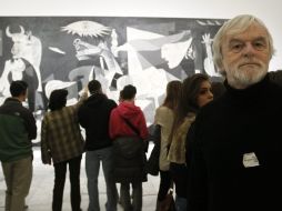 El historiador Timothy Clark subraya la trascendencia del Guernica mas allá del valor icónico. EFE  /