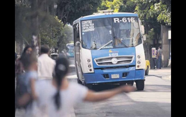 El Frente Unido de Subrogatarios y Concesionarios del Transporte Público descarta paros ''técnicos'' en el servicio de 70 rutas.  /