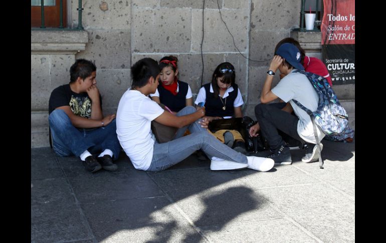 Académico, aseguró que se debe brindar a las instituciones educativas herramientas para  promover orden y disciplina a los jóvenes.  /