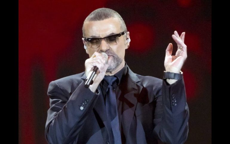 La salud de George Michael ya se encuentra estable y está respondiendo al tratamiento. EFE.  /